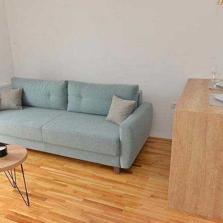 Hm Apartments Indija Bagian luar foto