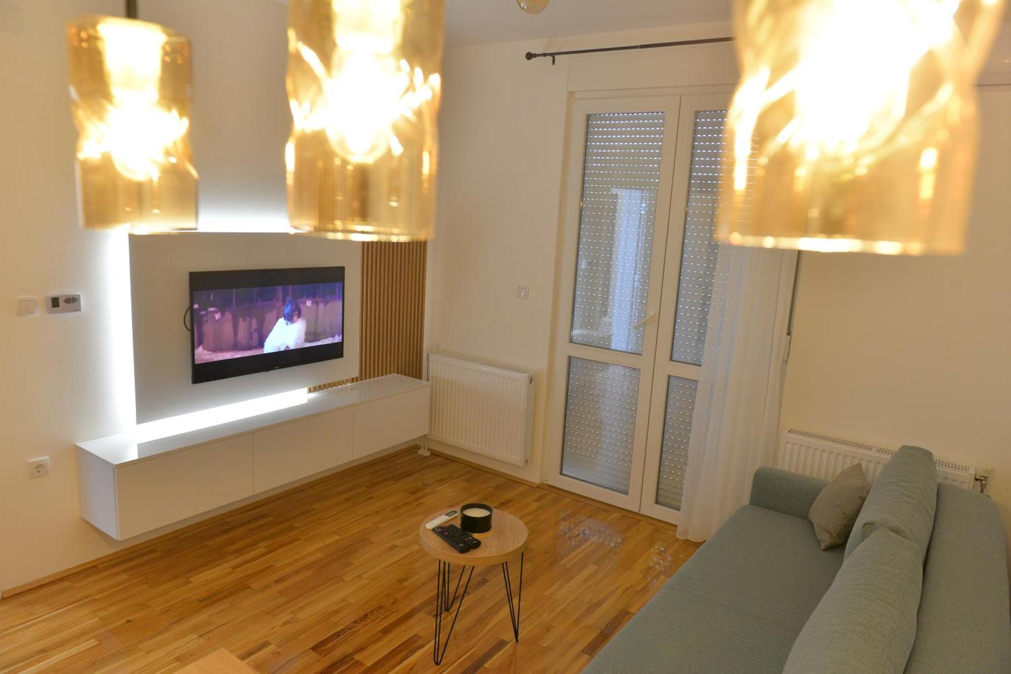 Hm Apartments Indija Bagian luar foto