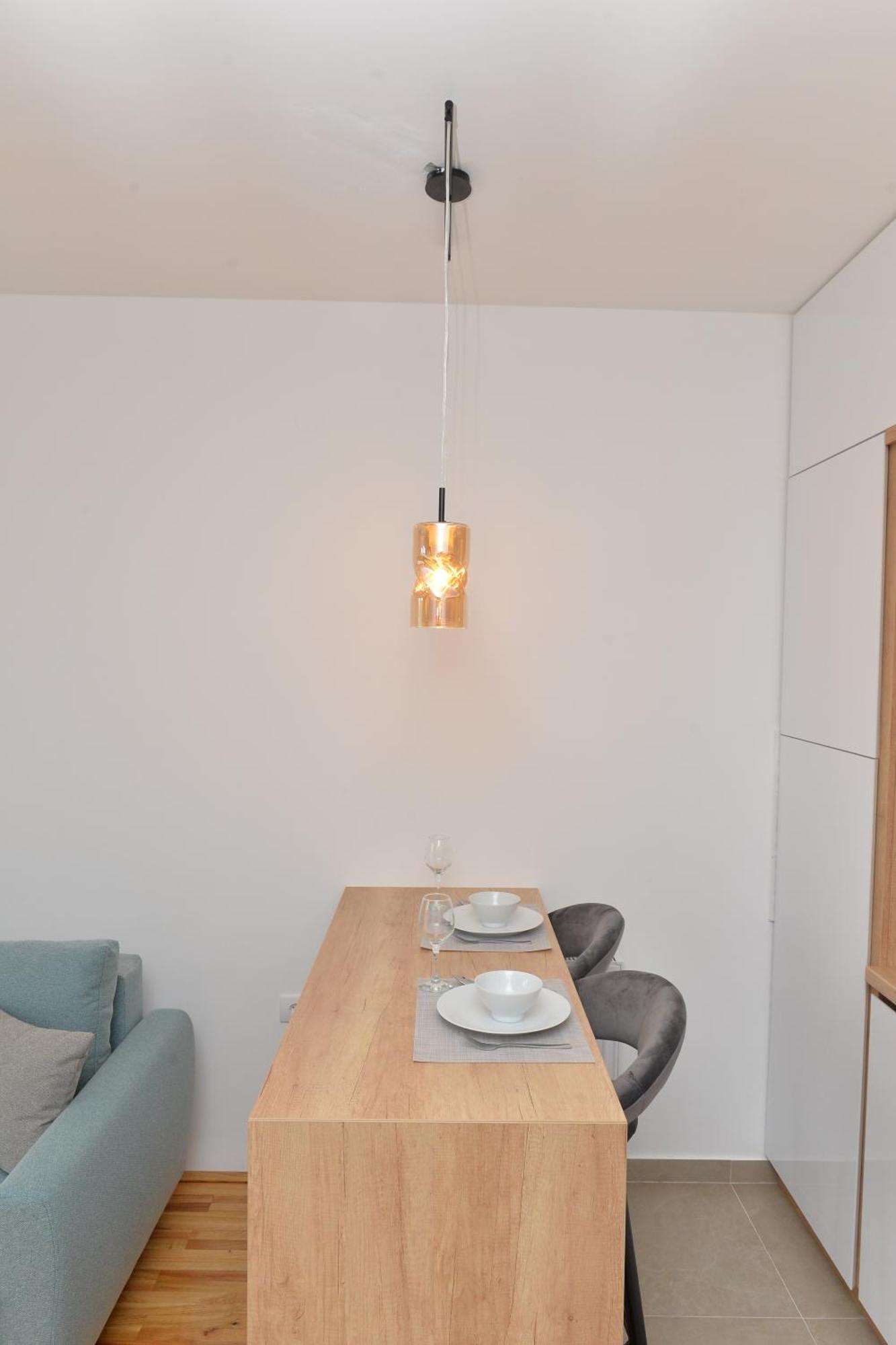 Hm Apartments Indija Bagian luar foto